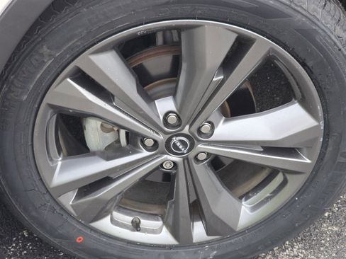 Used 2023 Nissan Murano Platinum w/ Cargo Package FWD image 3