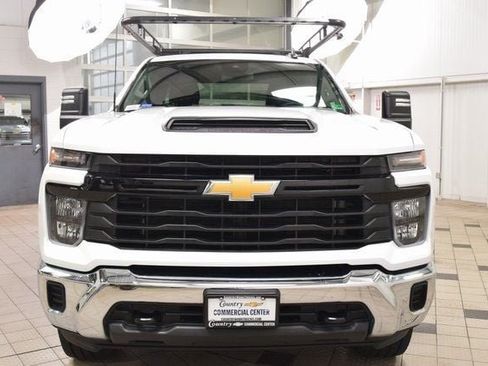 Used 2024 Chevrolet Silverado 2500 W/T w/ WT Convenience Package image 2