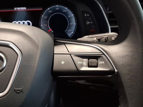 Used 2023 Audi Q7 3.0T Premium w/ Convenience Package image 15