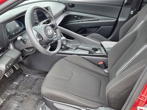 Certified 2025 Hyundai Elantra Sport image 10
