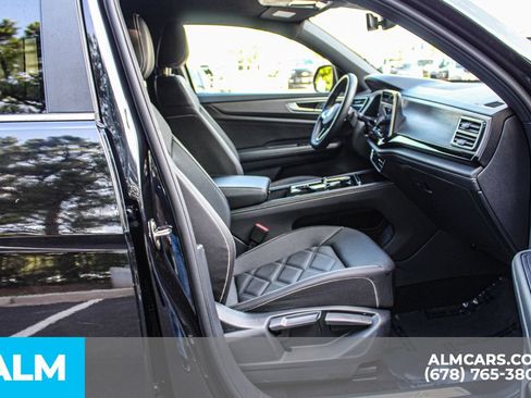 Used 2025 Volkswagen Atlas Cross Sport SE AWD/4WD image 17