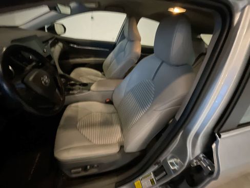 Used 2022 Toyota Camry SE image 11