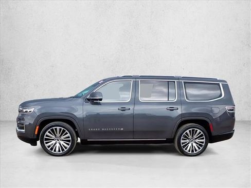 Used 2022 Jeep Grand Wagoneer Series III AWD/4WD image 2