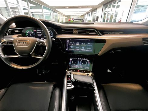 Used 2024 Audi Q8 e-tron Prestige w/ Prestige Package image 16