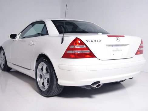 Used 2002 Mercedes-Benz SLK 320 image 7