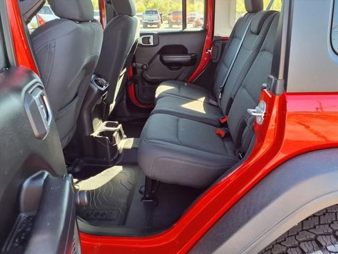 Used 2018 Jeep Wrangler Unlimited Sport image 25