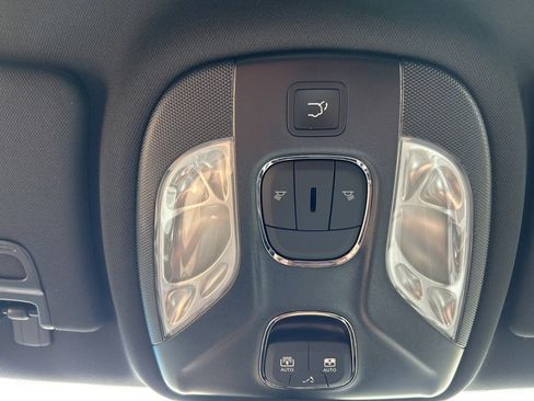 New 2025 Jeep Compass Latitude w/ Sun & Sound Group image 31