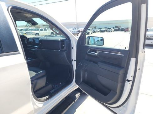 Used 2022 Chevrolet Silverado 1500 LT Trail Boss w/ LT Trail Boss Premium Package image 31