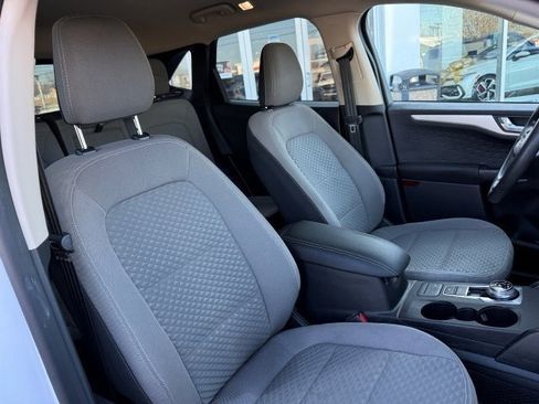 Used 2020 Ford Escape SE image 22