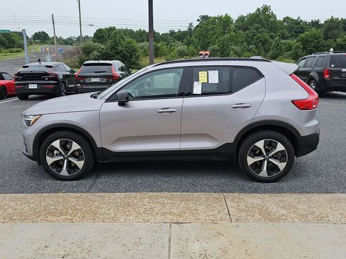Used 2026 Volvo XC40 B5 Plus AWD/4WD image 3