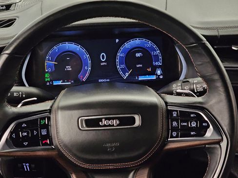 Used 2022 Jeep Grand Cherokee Summit w/ Luxury Tech Group V AWD/4WD image 17