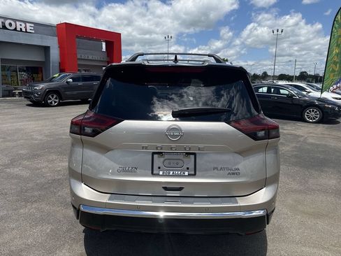 Used 2025 Nissan Rogue Platinum AWD/4WD image 19