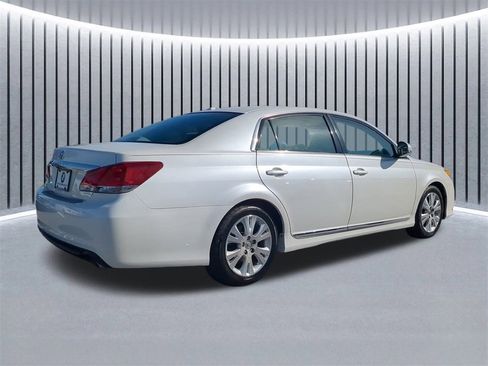 Used 2011 Toyota Avalon image 5