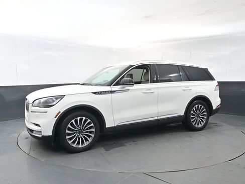 Used 2020 Lincoln Aviator Reserve w/ Elements Package Plus image 2