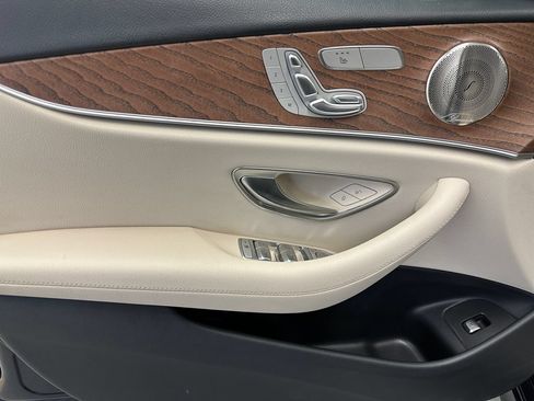 Used 2023 Mercedes-Benz E 350 4MATIC Sedan image 17