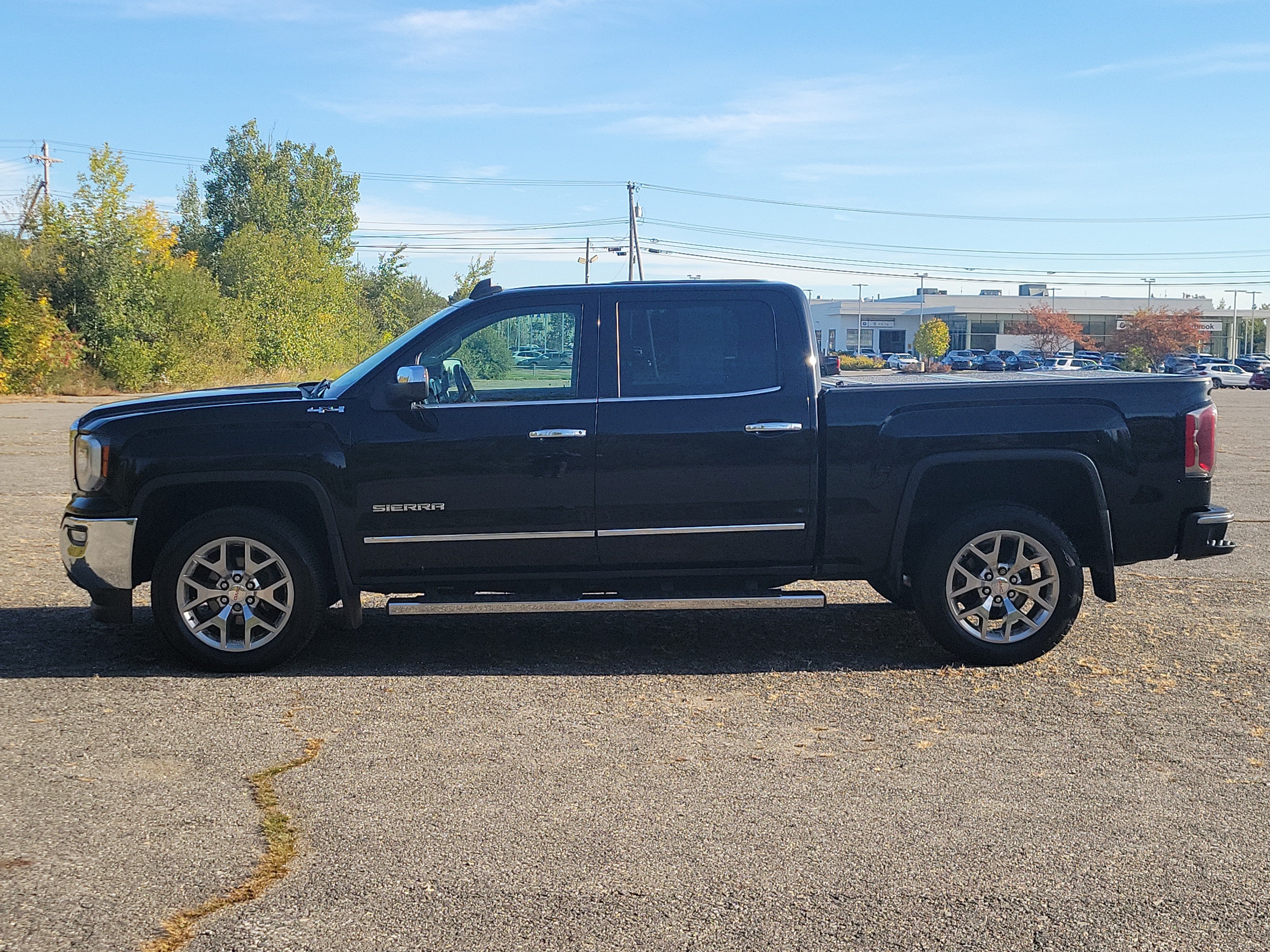 Used 2018 GMC Sierra 1500 SLT AWD/4WD image 8