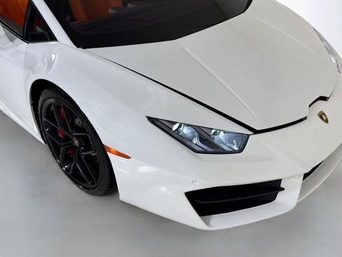 Used 2019 Lamborghini Huracan LP 580-2 RWD image 33