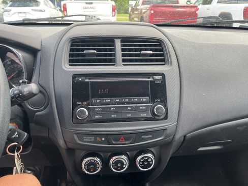 Used 2017 Mitsubishi Outlander Sport ES FWD image 14