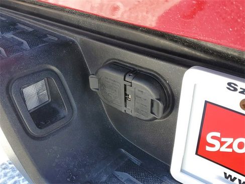 Used 2022 Toyota Tacoma TRD Off-Road image 8