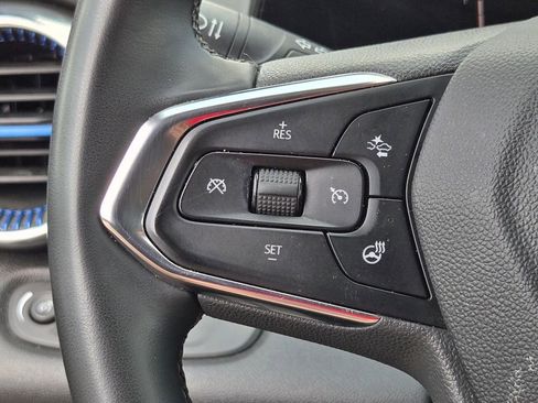 Used 2025 Chevrolet Trax LT w/ LT Convenience Package FWD image 22