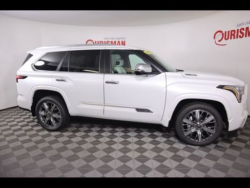 Used 2025 Toyota Sequoia Capstone AWD/4WD image 22