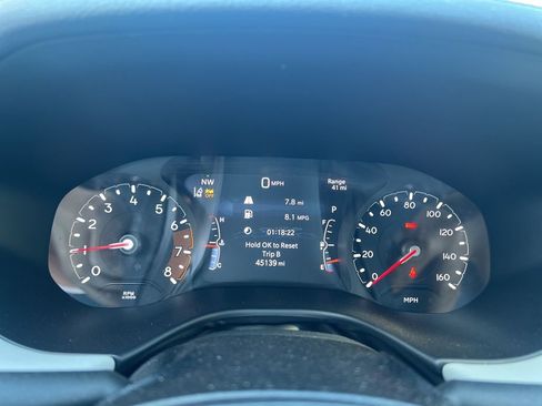 Used 2025 Jeep Compass Limited image 12