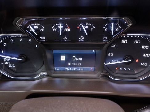 Used 2019 GMC Sierra 1500 SLT w/ SLT Premium Plus Package AWD/4WD image 28