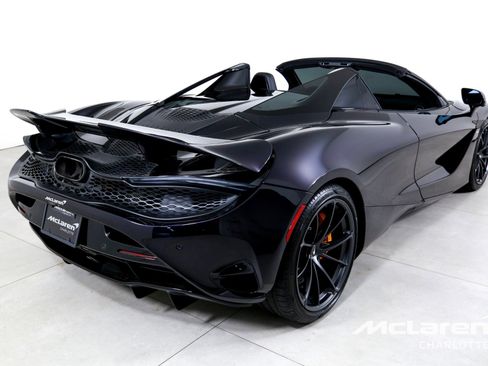 Used 2024 McLaren 750S Spider RWD image 10