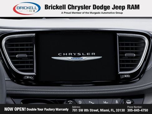 New 2026 Chrysler Pacifica Select image 18