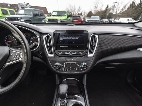 Used 2024 Chevrolet Malibu LT image 27