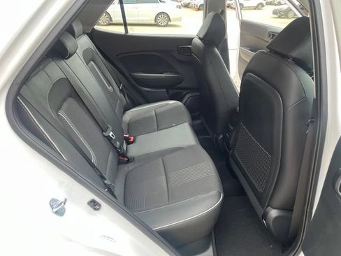 Used 2026 Hyundai Venue SEL FWD image 15