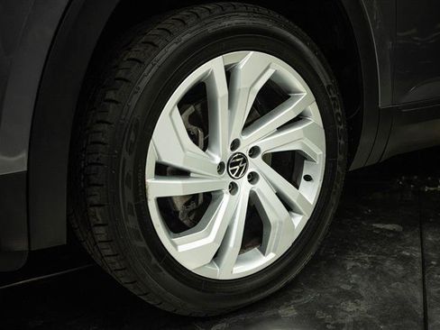 Used 2021 Volkswagen Atlas SE w/ Towing Package FWD image 3