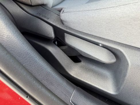 Used 2025 Toyota Camry LE w/ Convenience Package image 28