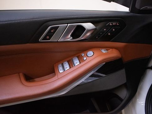 Certified 2024 BMW X7 xDrive40i w/ Executive Package image 23