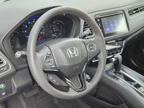 Used 2016 Honda HR-V EX image 2