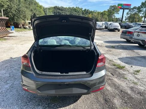 Used 2020 Hyundai Elantra SE FWD image 7