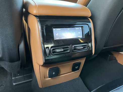 Used 2022 Lincoln Aviator Black Label w/ Class IV Trailer Tow Package image 34