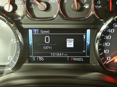 Used 2019 Chevrolet Tahoe LT w/ LT Signature Package image 27