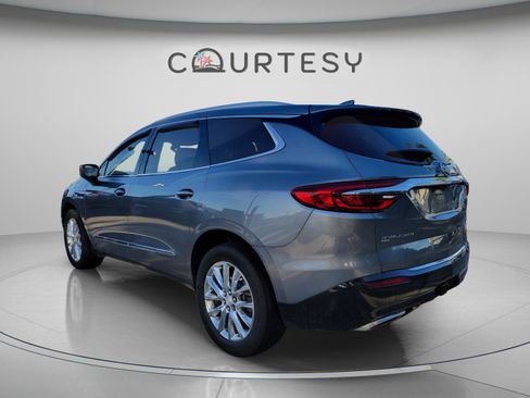 Used 2019 Buick Enclave Essence AWD/4WD image 2