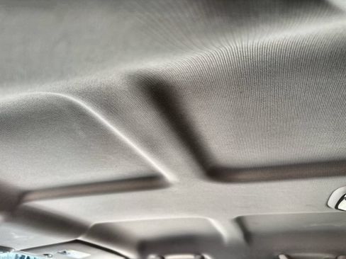 Used 2014 Jeep Compass Latitude FWD image 19