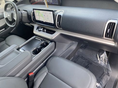 New 2026 Ford Expedition Max Active image 11