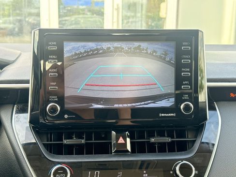 Used 2021 Toyota Corolla LE FWD image 19