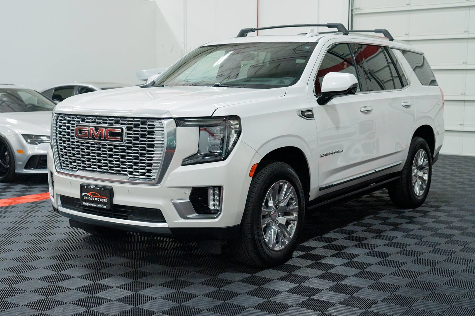 Used 2024 GMC Yukon Denali AWD/4WD image 3