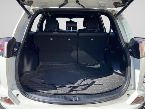 Used 2016 Toyota RAV4 SE image 21