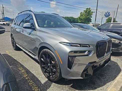 Used 2024 BMW X7 xDrive40i w/ Executive Package image 4