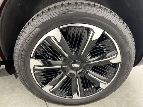 Certified 2025 Cadillac Escalade IQ Sport 2 AWD/4WD image 33