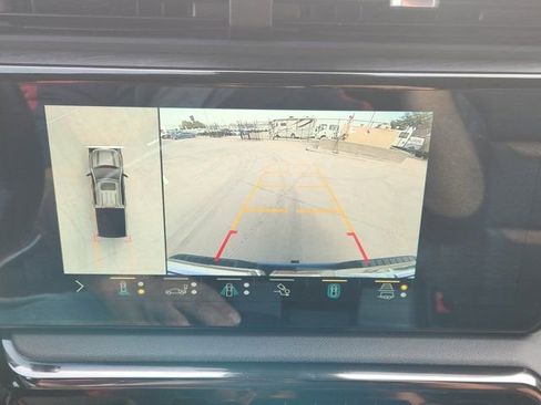 Used 2022 GMC Sierra 1500 AT4 w/ AT4 Premium Package image 6