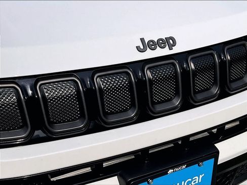 Used 2022 Jeep Compass High Altitude AWD/4WD image 31