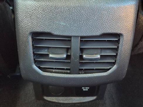 Used 2018 Ford Fusion SE FWD image 18