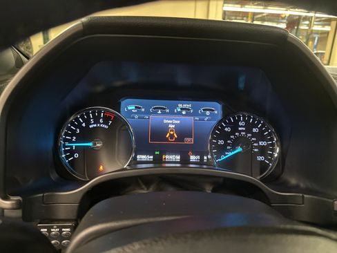 Used 2020 Ford Expedition XLT w/ Equipment Group 202A image 12